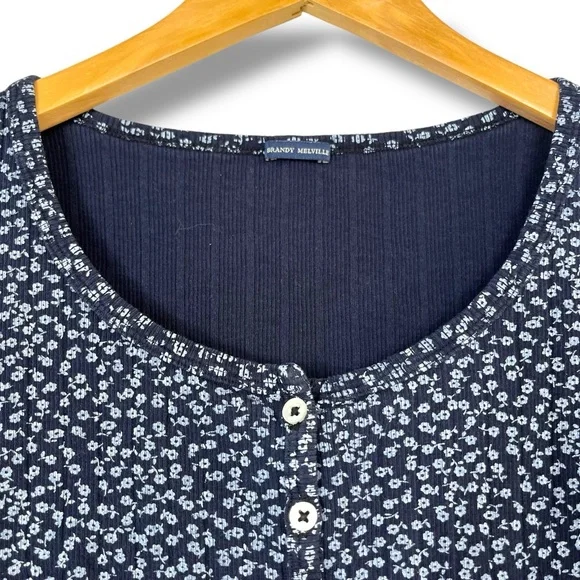 Brandy Melville Zelly Top Buttons Floral Navy Made In Italy Cropped Cottage - Picture 8 of 12